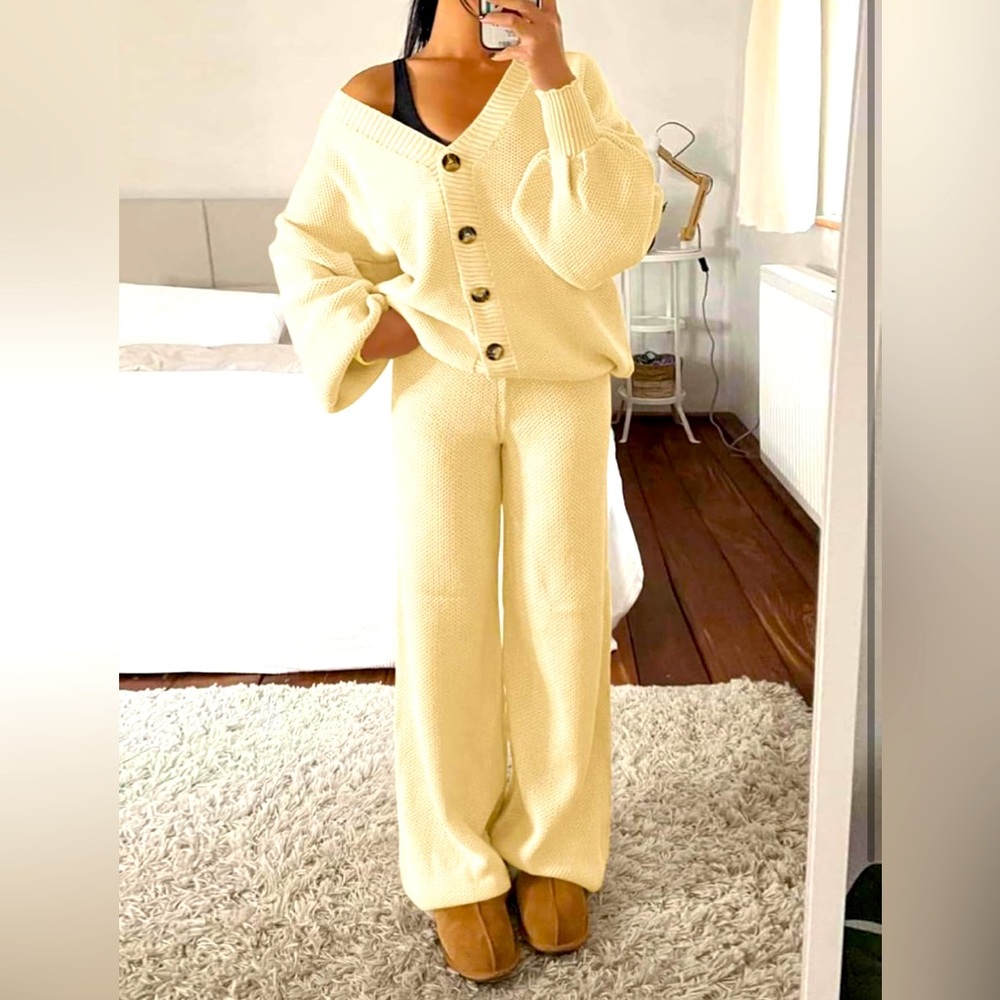 2 Piece Knit Outfit:‎ V Neck Cardigan Sweater and Lounge Pants -NEW